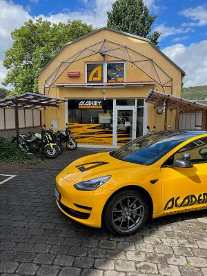 ACADEMY Fahrschule Hüttl