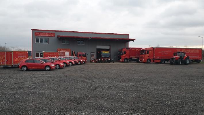 Fahrschule Wunderlich, Ausbildungsstätte und Betriebshof