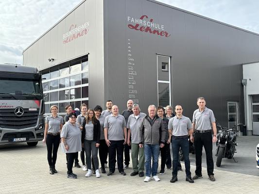 Fahrschule und Busunternehmen Lehner