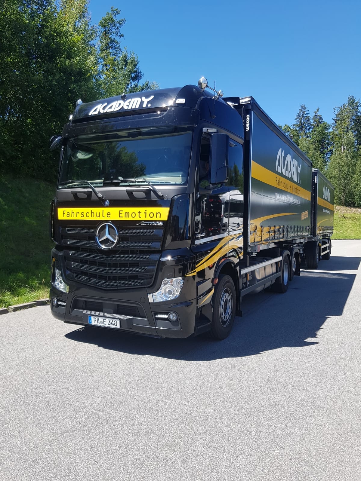 68344fcb52f22