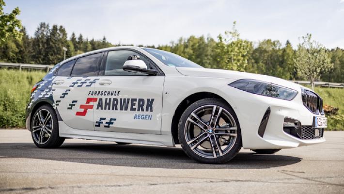Fahrschule Fahrwerk REGEN