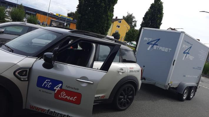 Fahrschule Fit4Street