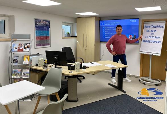 Fahrschule FAHRERSCHMIEDE