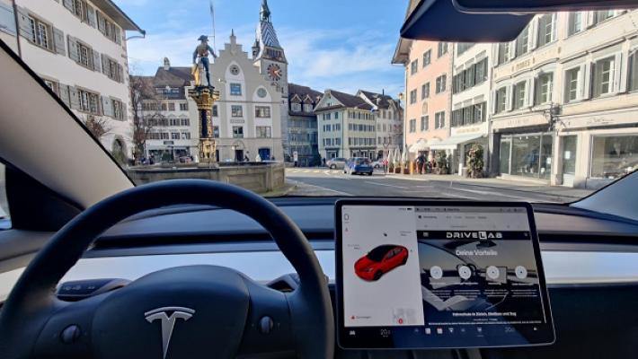 DriveLab Fahrschule Zug - VKU Zug, Motorrad Fahrstunden, WAB Kurs auf Englisch, Nothelferkurs