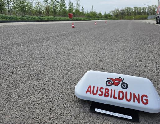 Übungsplatz für Fahrschulen