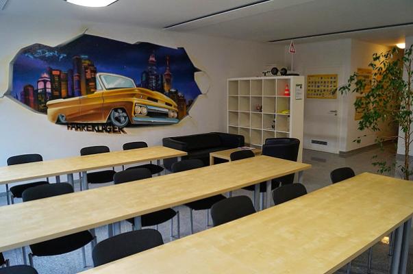 Fahrschule Fahrerlager ADH GmbH