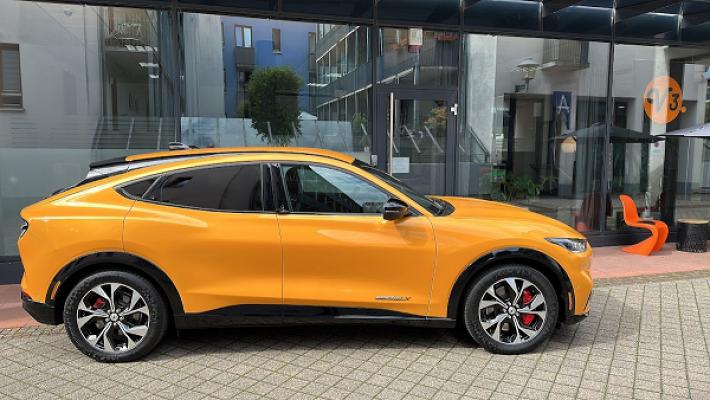 V3. GmbH, Fahrschule