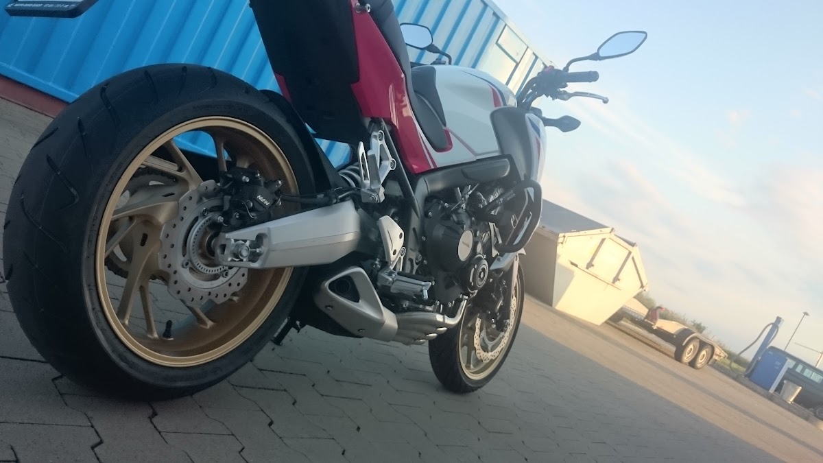 6834408cb27bb