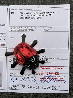 6834447a32770